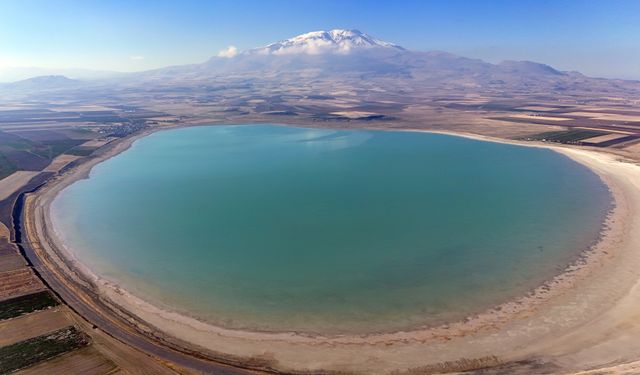 Arin Gölü gün geçtikçe küçülüyor