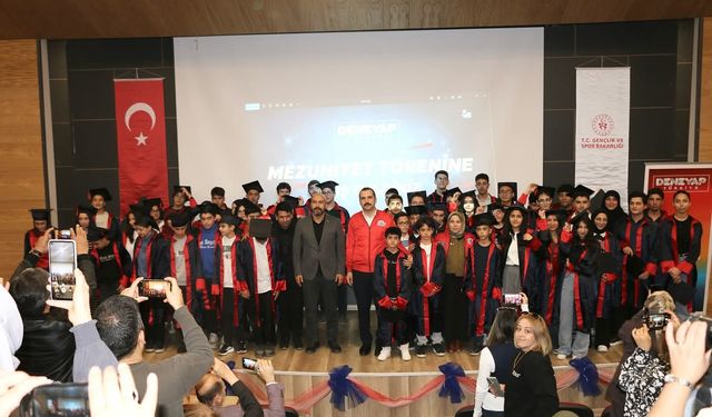 Bitlis Deneyap Atölyesi ilk mezunlarını verdi