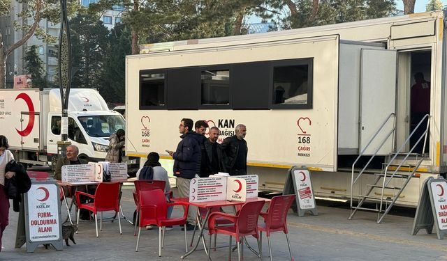 Kızılay kan bağışı tırı Tatvan’da
