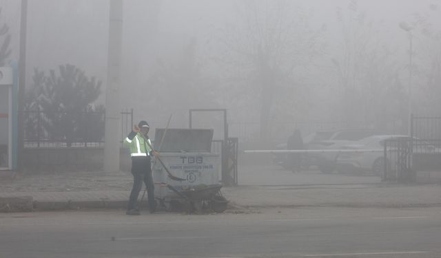 Güroymak’ta zorlu hava şartlarına rağmen temizlik çalışmaları devam ediyor