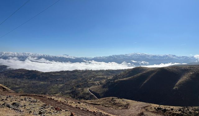 Hizan’ın "Gayda Köyü" sise büründü