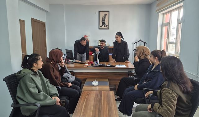 Geziye gidecek öğrenciler kura çekimi ile belirlendi