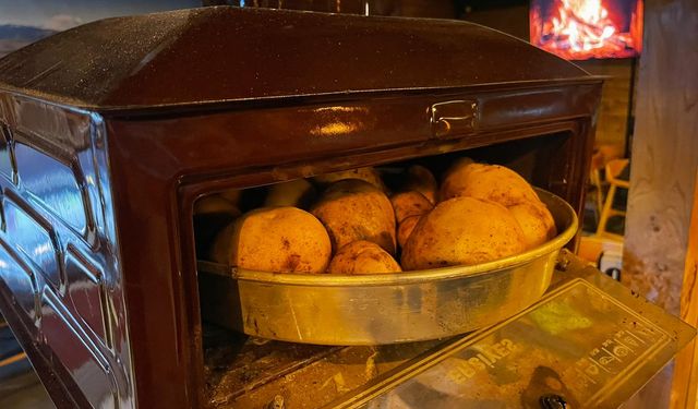 Tatvan’da kafelerde közde patates dönemi!