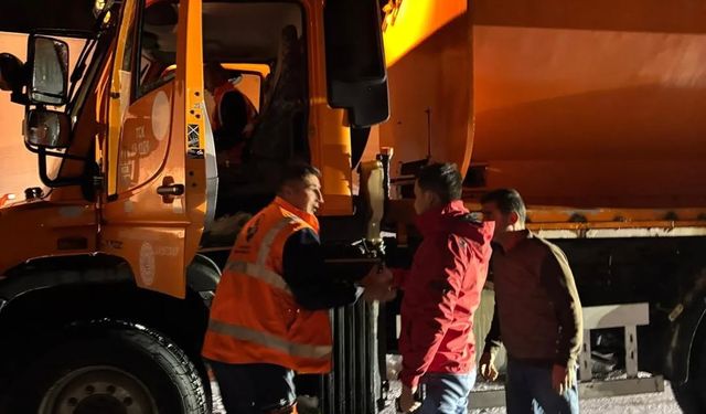 3 bin rakımlı Karabet Geçidi'nde kar yağışı etkisini gösterdi