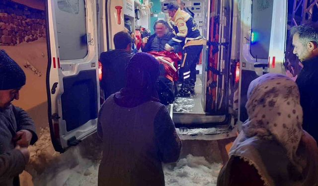 Ağrı'da ekipler 71 yaşındaki hasta için seferber oldu