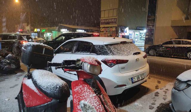 Ardahan’da kar yağışıyla kış kendini gösterdi