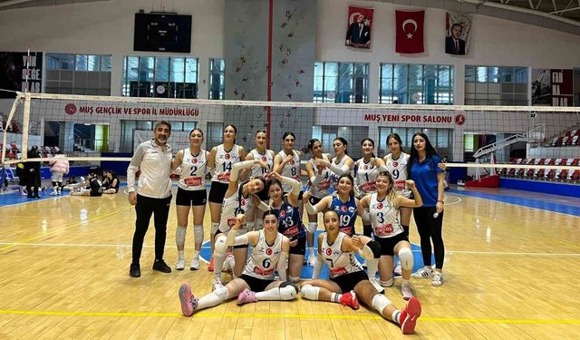 Elazığ Belediyespor Kadın Voleybol takımından deplasmanda zafer