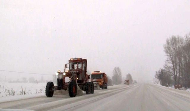 Erzincan'ın yüksek kesimlerinde kar etkisini gösterdi