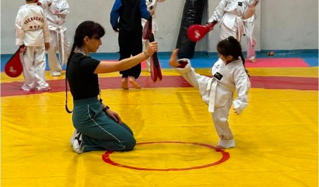 Geleceğin milli sporcuları Ağrı’da taekwondo ile yetişiyor