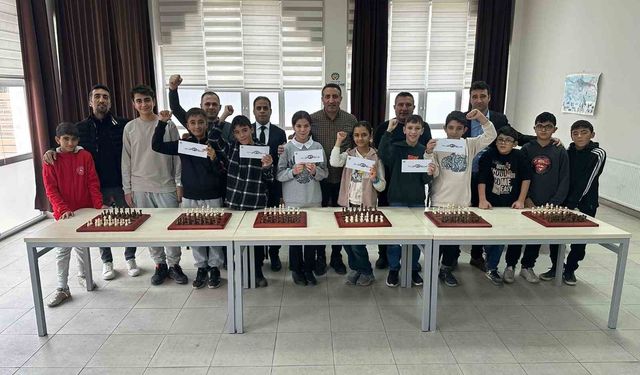 Gençler Kernek Küliyesi'nde kıyasıya mücadele etti