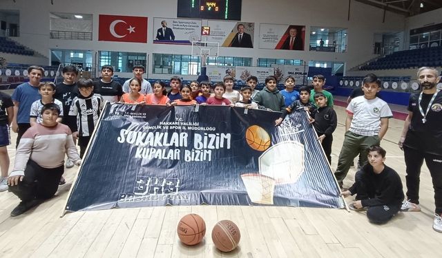 Hakkâri’de sokak basketbolu heyecanı doruğa çıktı
