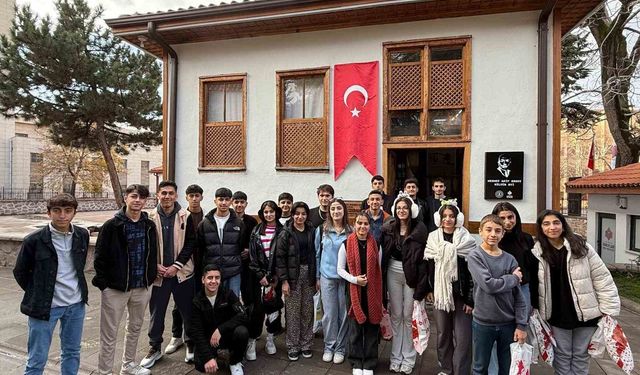 Hakkarili öğrenciler Ankara gezisinden kente dönüş yaptı