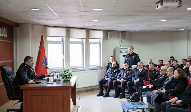 Karaburun, birim amirleriyle bir araya geldi