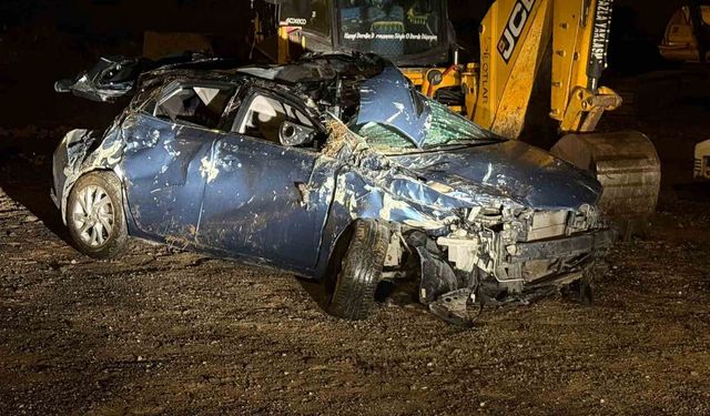 Karayazı'da trafik kazası: 3 kişi yaralandı