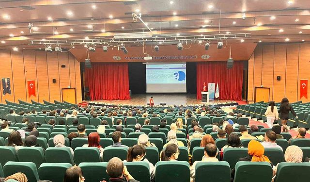 Kars'ta öğrenciler terörle mücadele konusunda bilgilendirildi