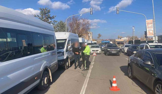 Kars'ta okul servislerine sıkı denetim: Öğrenci güvenliği için harekete geçildi