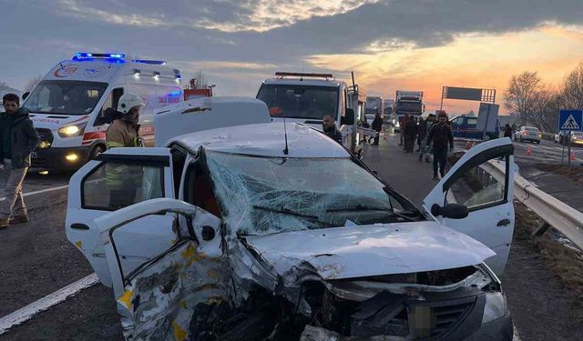 Kars'ta trafik kazası: 3 kişi yaralandı