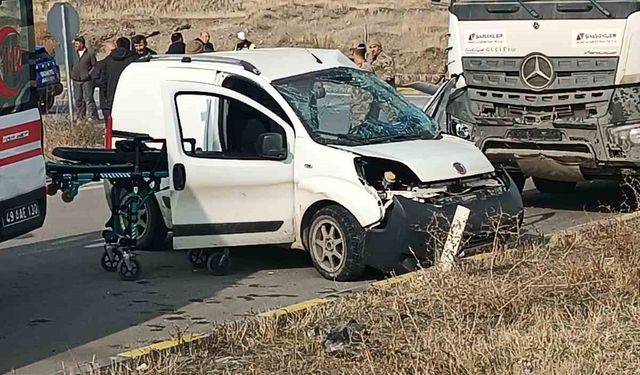 Muş'ta iki ayrı trafik kazası: 2 ölü, 4 yaralı