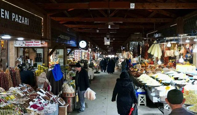 Tarihi Kapalı Çarşı’da Harput ezgileri yükseldi