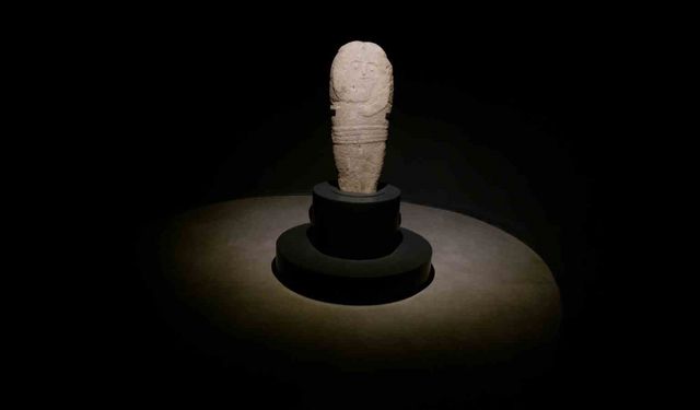 Taş Baba Heykeli ziyaretçilerin ilgisini çekiyor