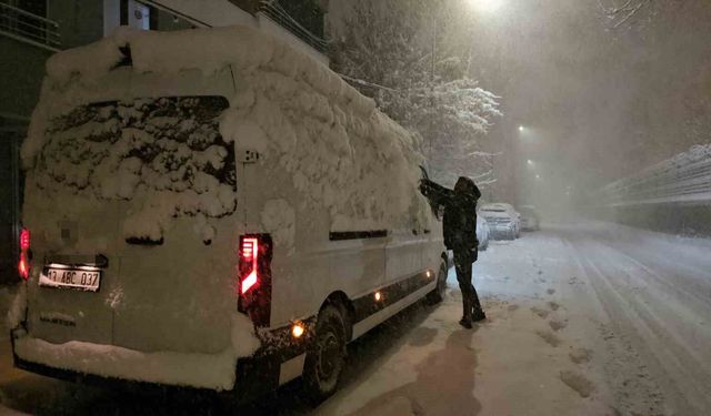 Tatvan’da kar nedeniyle 40 köy 32 mezra yolunda ulaşım sağlanamıyor
