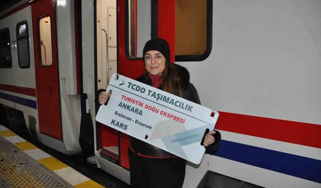 Turistik Doğu Ekspresi Kars’ta masalsı yolculuğunu alkışlarla noktaladı