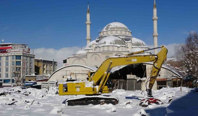 Van’ın 27 yıllık Mısır Çarşısı yenileniyor: Modern ve iki katlı arastaya dönüşüyor