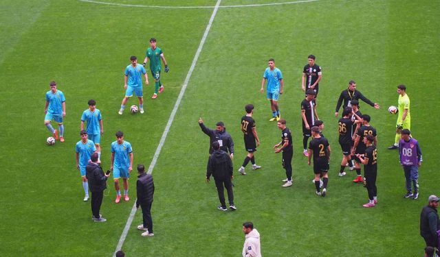 Yeni Malatyaspor sahaya 7 oyuncu ile çıktı, maç tatil edildi
