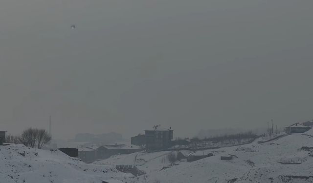 Yüksekova'da yoğun sis uçak seferlerini engelledi