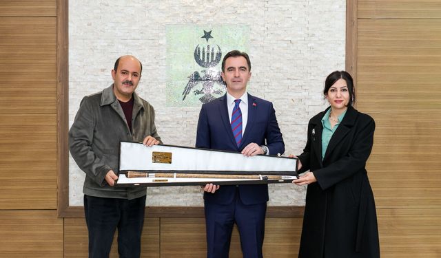 Bitlis’te çinicilik ve Ahlat bastonunun önemi anlatıldı: Valiye özel ziyaret