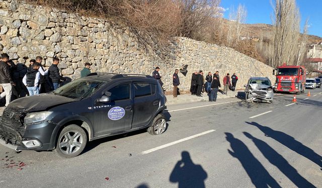 Hizan’da zincirleme trafik kazası: 4 yaralı