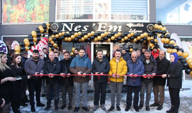 Ahlat’ta bay-bayan güzellik salonu hizmete açıldı