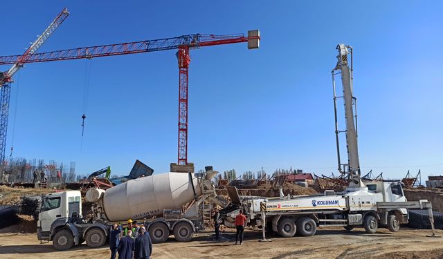 Ahlat’ın Tahtısüleyman Mahallesi’nde TOKİ konutları yükseliyor