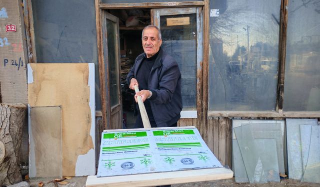 Ahlat’ta kar kürekleri tezgâhtaki yerini aldı