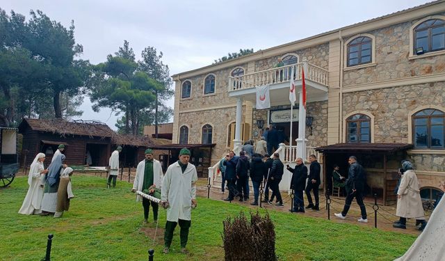 Yakın tarihe özel yolculuk: Şehit ailelerinin Yassıada durağı dikkat çekti