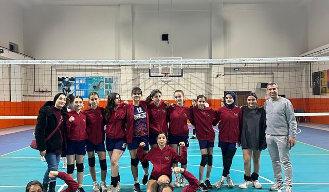 Tatvan Selahaddin Eyyubi Ortaokulu Türkiye Yarı Finallerinde