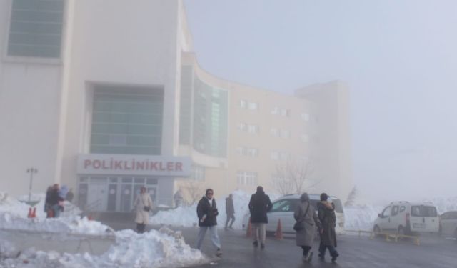 Tatvan Devlet Hastanesi sise gömüldü