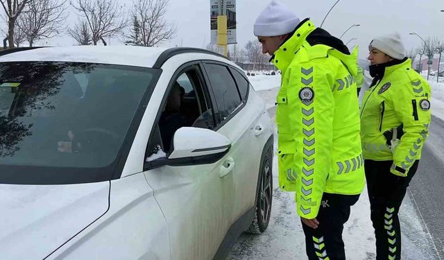Ağrı'da kış şartlarına yönelik trafik denetimleri devam ediyor