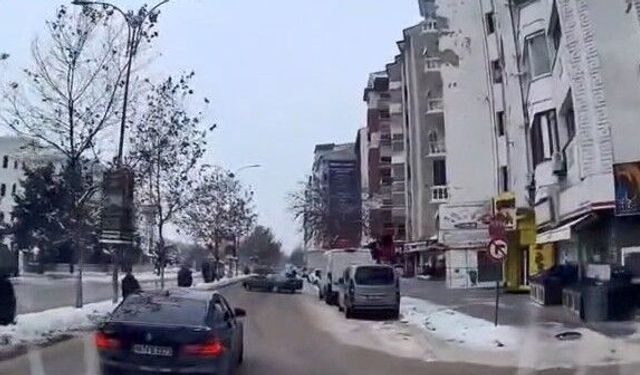 Drift yapan Tofaş sürücüsü trafiği riske attı
