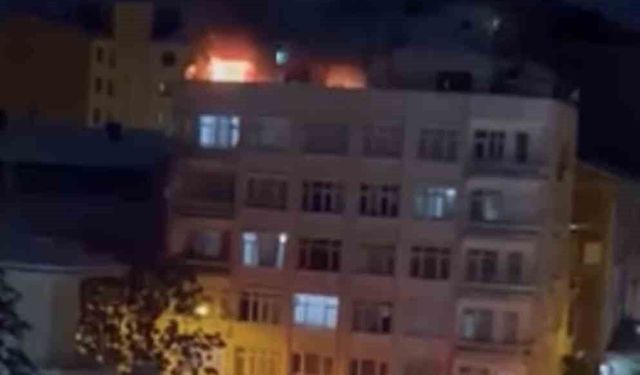 Elazığ'da teras katında çıkan yangın paniğe neden oldu
