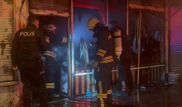 Erzincan'da alevler çantacı dükkanını küle çevirdi