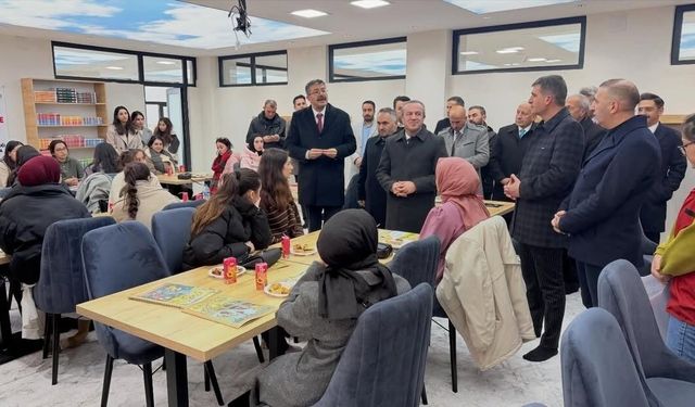 H. Sait Camii Gençlik Merkezi Etüt Salonu öğrencilerin hizmetinde