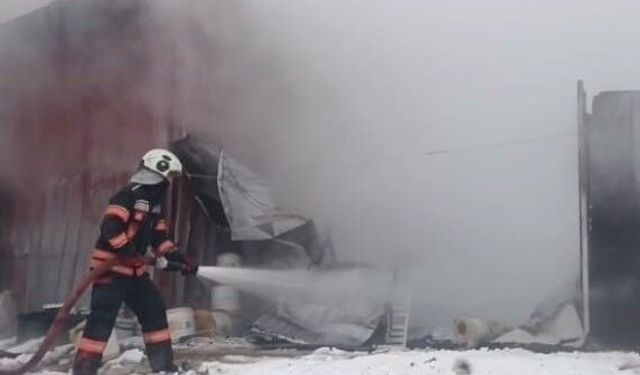 Malatya'da depo yangını paniğe neden oldu