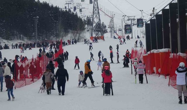 Palandöken'de kayak keyfi devam ediyor