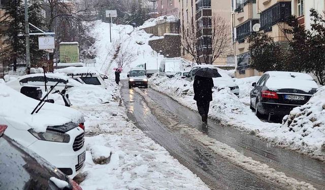 Tunceli’de yağmur ve kar bir arada