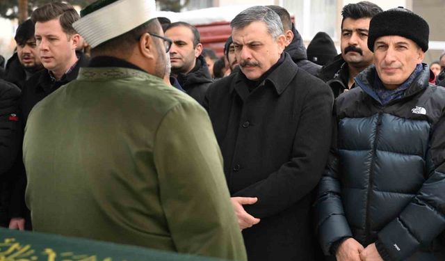 Yangında hayatını kaybeden 2 kişi dualarla son yolculuğa uğurlandı