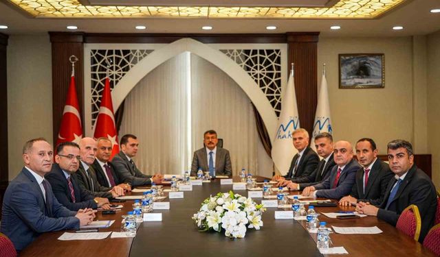 Yüksekova Organize Sanayi Bölgesi’nde altyapı çalışmaları hızla ilerliyor