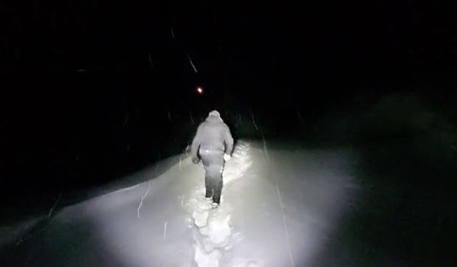 Zorlu hava koşulları durduramadı: Ekiplerden 3 kilometrelik fedakârlık