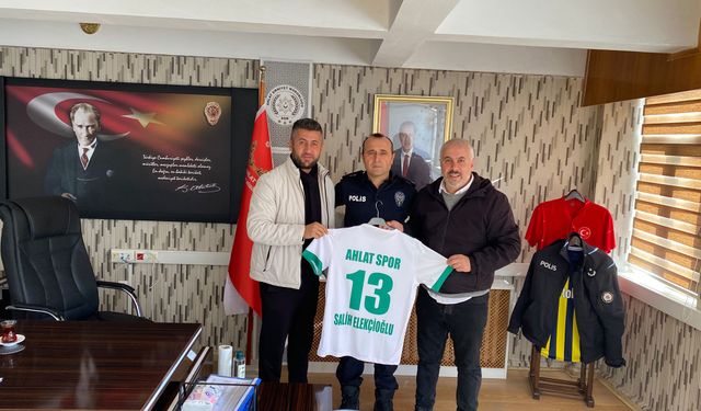 Ahlat Spor’dan İlçe Emniyet Müdürü’ne 13 numaralı forma