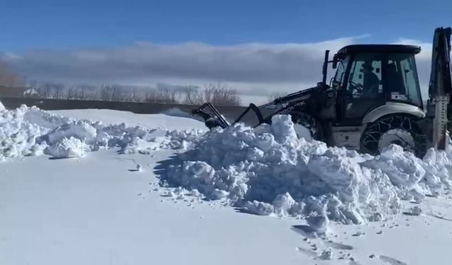 Yolları kapanan köylerin imdadına Aydınlar Belediyesi yetişti